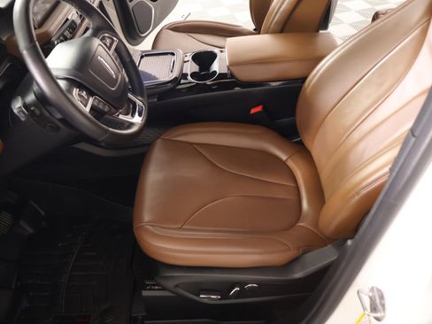 Used 2022 Lincoln Nautilus Reserve AWD/4WD image 11
