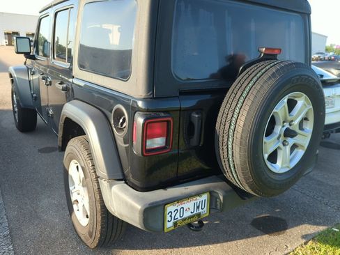 Used 2021 Jeep Wrangler Unlimited Sport AWD/4WD image 4