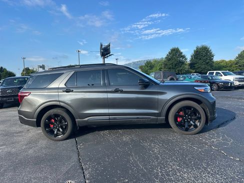 Used 2020 Ford Explorer ST w/ ST High-Performance Pack AWD/4WD image 4