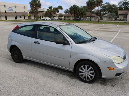 Used 2006 Ford Focus S FWD image 17