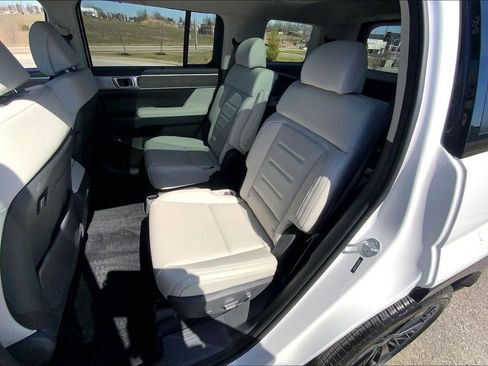 Used 2025 Hyundai Santa Fe Calligraphy FWD image 19
