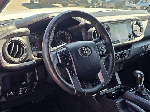 Used 2017 Toyota Tacoma TRD Off-Road w/ Tow Package image 21