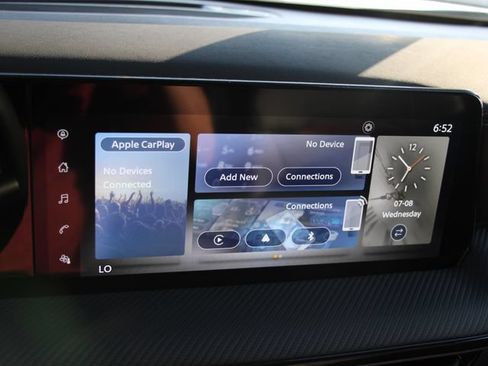 Used 2025 Nissan Kicks SR FWD image 19