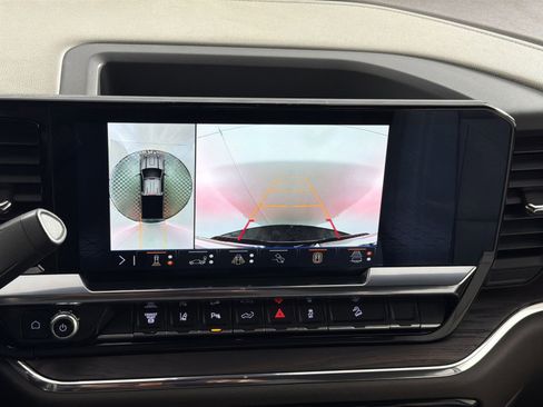 Used 2025 GMC Sierra 3500 SLT w/ SLT Convenience Package image 19