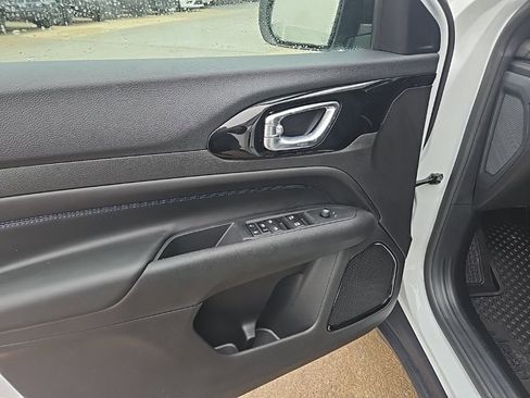 New 2026 Jeep Compass Latitude AWD/4WD image 29