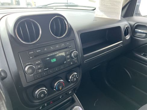 Used 2016 Jeep Patriot Latitude image 27