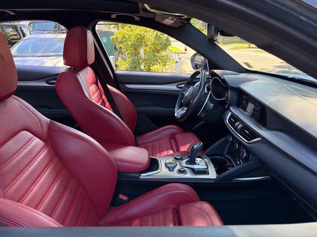 Used 2023 Alfa Romeo Stelvio Veloce AWD/4WD image 25