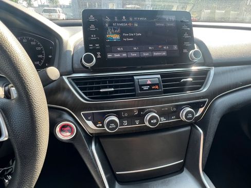 Used 2020 Honda Accord EX image 22