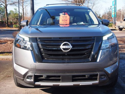 Used 2023 Nissan Pathfinder Platinum w/ Black Appearance Package image 2