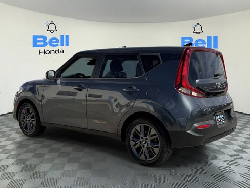 Used 2021 Kia Soul S FWD image 3
