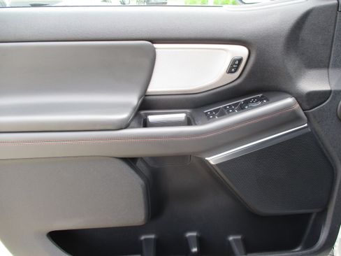 Used 2025 Ford Expedition Max Active AWD/4WD image 35