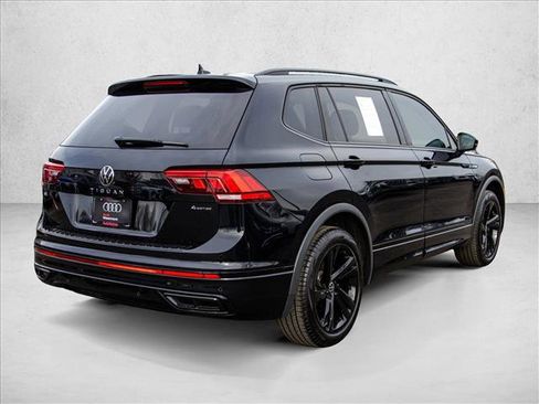 Used 2024 Volkswagen Tiguan SE R-Line image 5