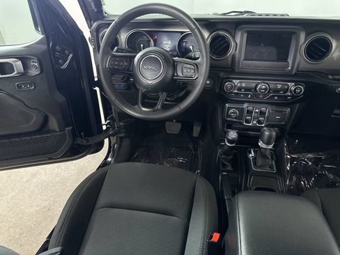 Used 2023 Jeep Wrangler Unlimited AWD/4WD image 17