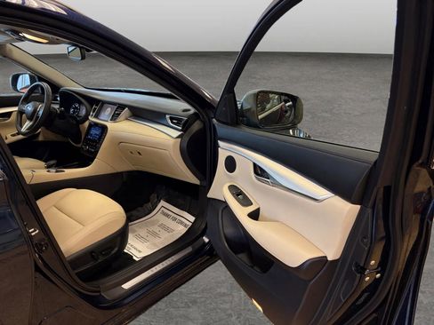 Used 2019 INFINITI QX50 Luxe w/ Cargo Package image 17