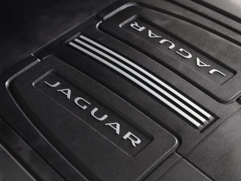 Used 2016 Jaguar F-TYPE Coupe image 23