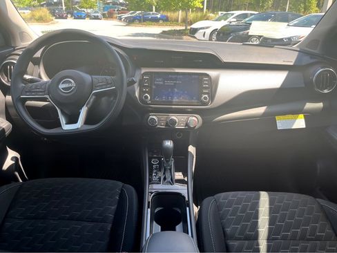 Used 2024 Nissan Kicks SV FWD image 15