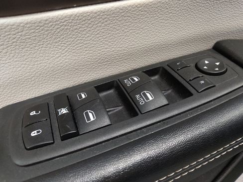 Used 2023 Chrysler Voyager LX FWD image 27