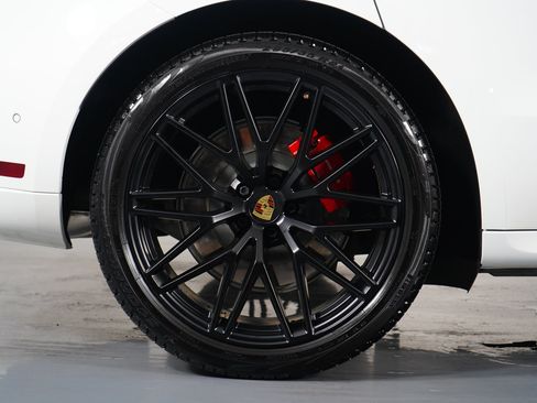 Used 2023 Porsche Macan GTS w/ Premium Package Plus image 11