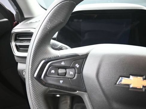 Used 2025 Chevrolet TrailBlazer LT w/ Driver Confidence Package AWD/4WD image 17