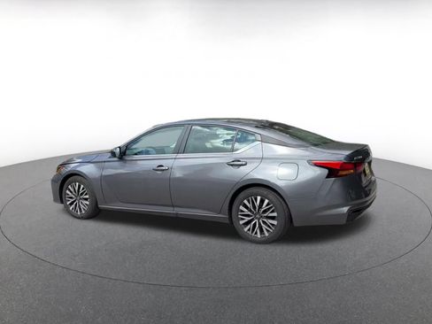 Used 2026 Nissan Altima 2.5 SV FWD image 10