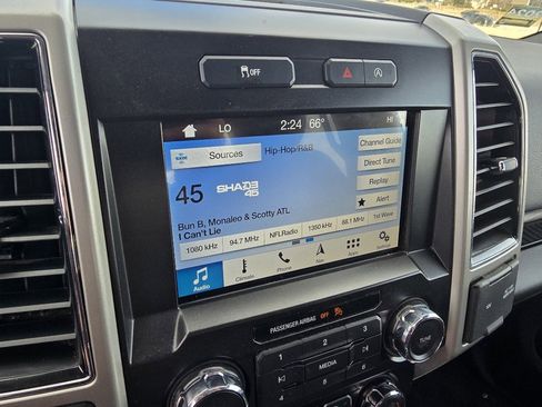 Used 2019 Ford F150 Lariat image 22