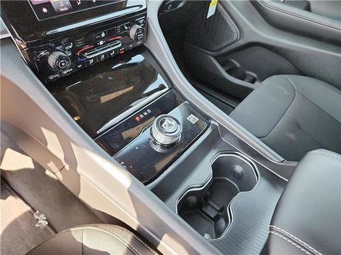 New 2025 Jeep Grand Cherokee L Laredo w/ Luxury Tech Group I image 17