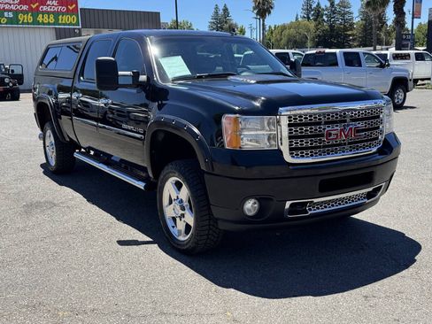 Used 2014 GMC Sierra 2500 Denali AWD/4WD image 32