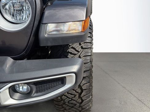 Used 2022 Jeep Wrangler Unlimited Sahara w/ Cold Weather Group AWD/4WD image 10