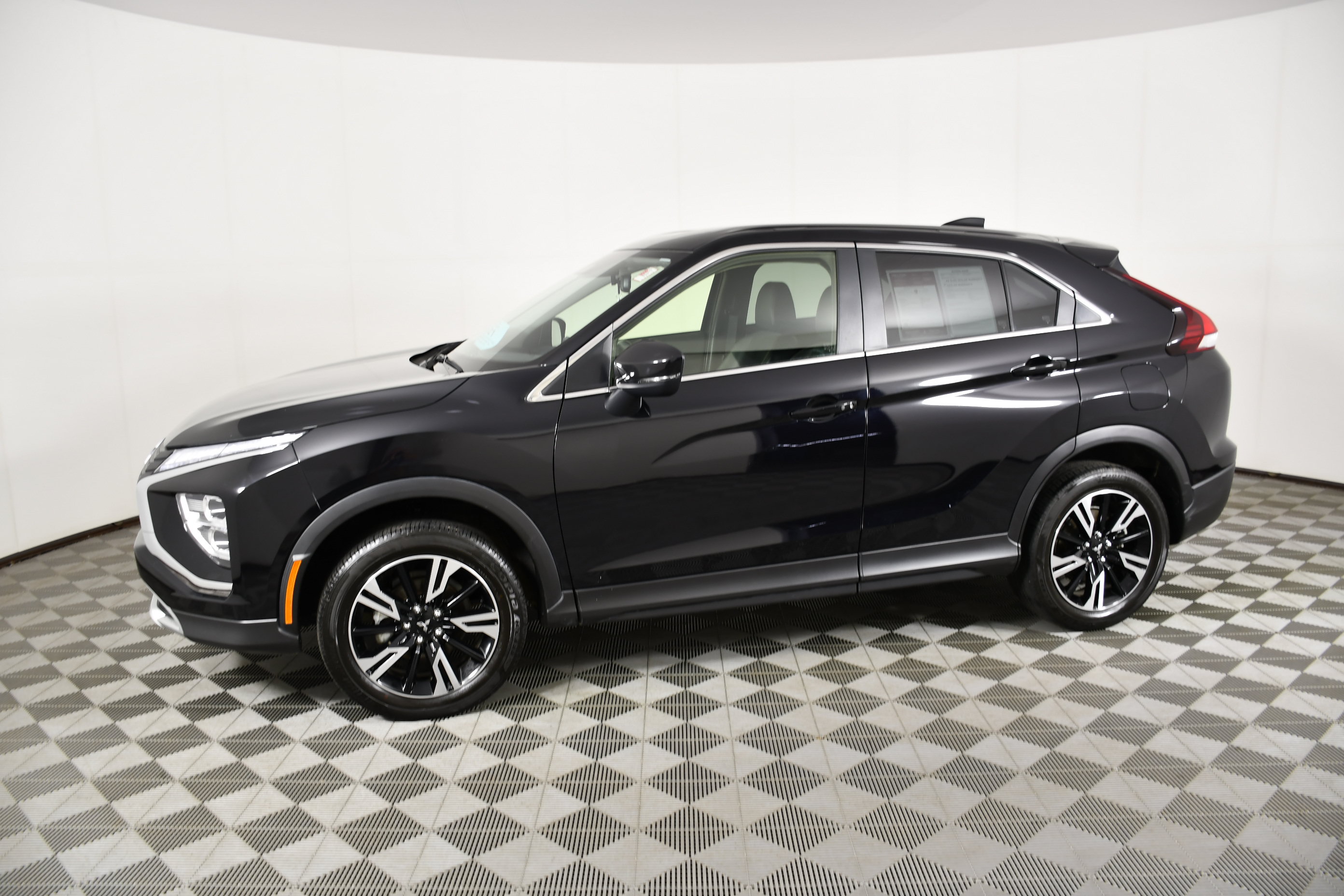 Used 2025 Mitsubishi Eclipse Cross SE AWD/4WD image 9