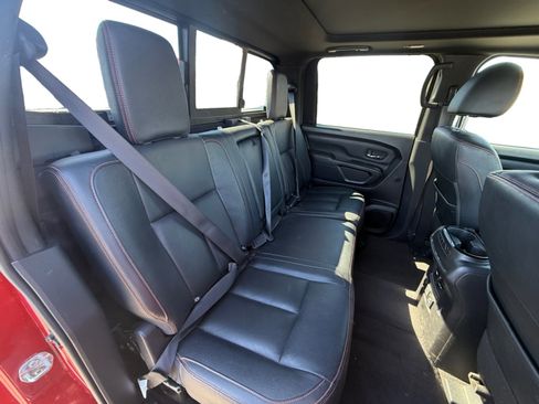 Used 2022 Nissan Titan PRO-4X w/ Pro-4x Convenience Package image 18