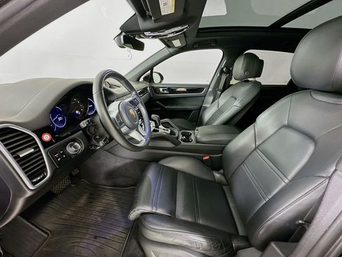 Used 2020 Porsche Cayenne image 23