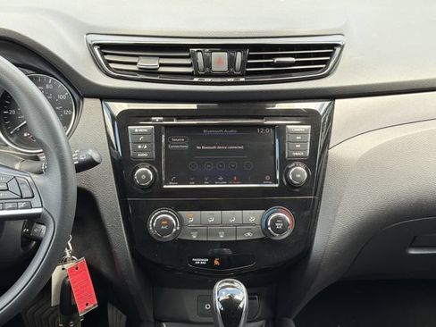 Used 2022 Nissan Rogue Sport S FWD image 14