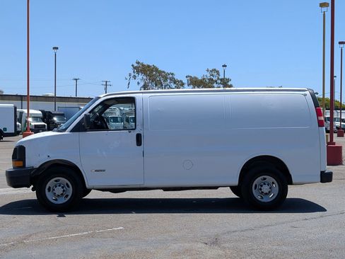 Used 2005 Chevrolet Express 2500 RWD image 4