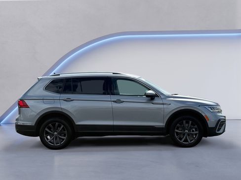 Used 2022 Volkswagen Tiguan SE FWD image 3