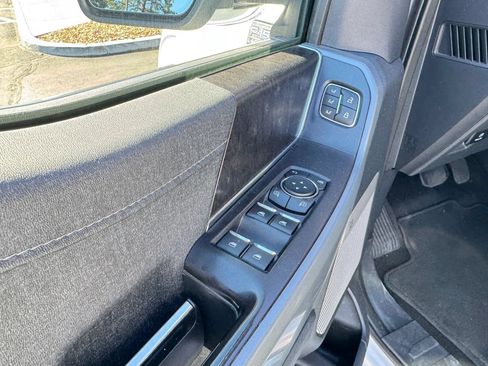 Used 2022 Ford F150 Lariat w/ Equipment Group 502A High AWD/4WD image 11