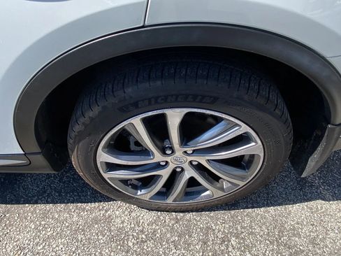 Used 2017 INFINITI QX50 2WD w/ Premium Plus Package image 26