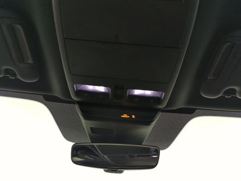 Used 2019 MAZDA MAZDA3 Hatchback w/ Premium Package image 27