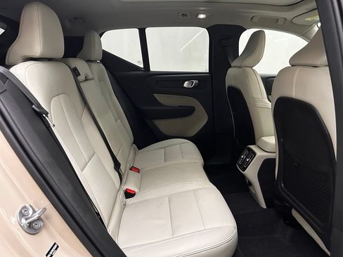 Used 2025 Volvo XC40 B5 Ultra AWD/4WD image 15