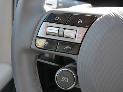 Certified 2025 Hyundai Ioniq 5 SEL image 33