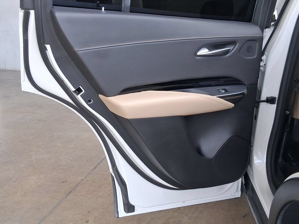 Used 2024 Cadillac XT4 Luxury w/ LPO, Floor Liner Package FWD image 21