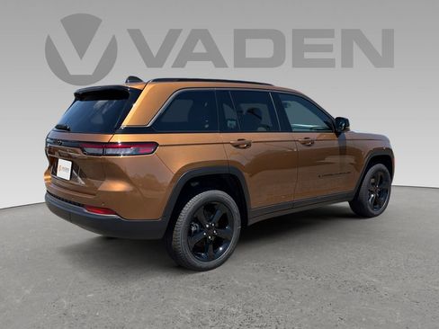 New 2026 Jeep Grand Cherokee Limited w/ Limited Altitude Package RWD image 16