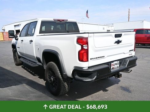 Used 2024 Chevrolet Silverado 2500 ZR2 w/ Technology Package AWD/4WD image 10