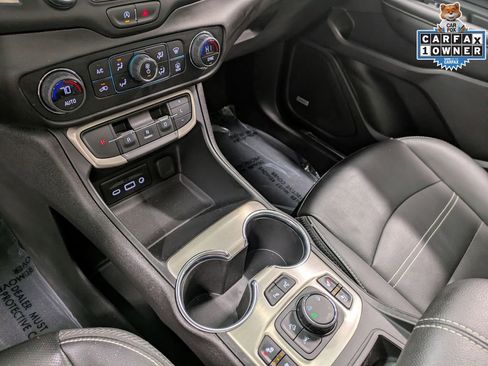 Used 2024 GMC Terrain Denali w/ Denali Premium Package image 17