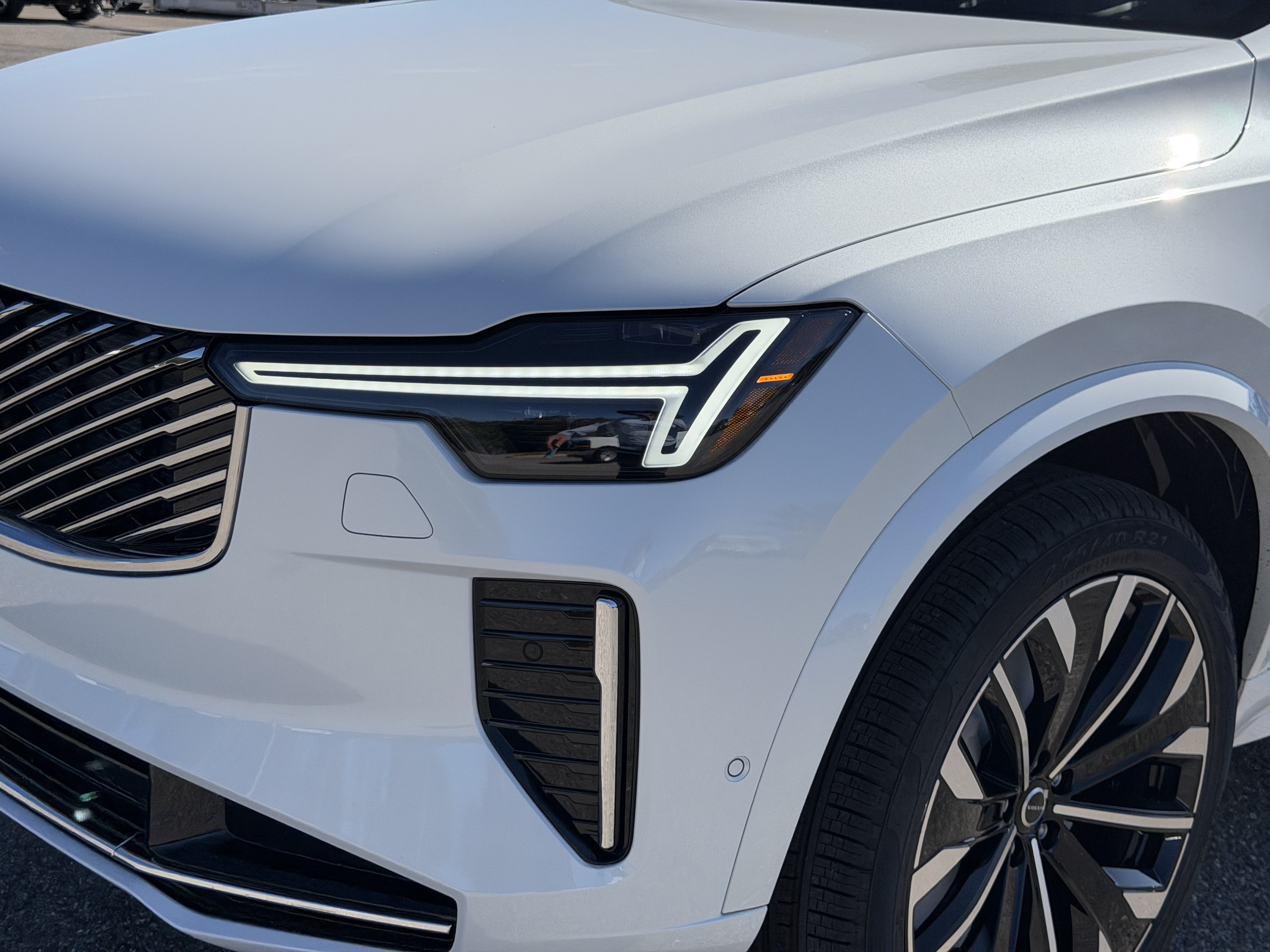 New 2026 Volvo XC90 B5 Ultra w/ Protection Package AWD/4WD image 8
