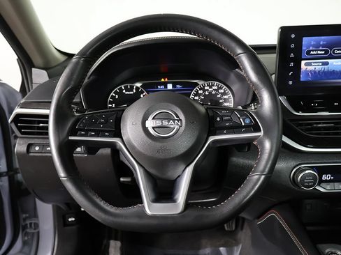 Used 2023 Nissan Altima 2.0 SR FWD image 38