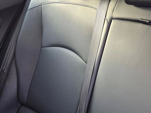Used 2022 Toyota Prius FWD image 8