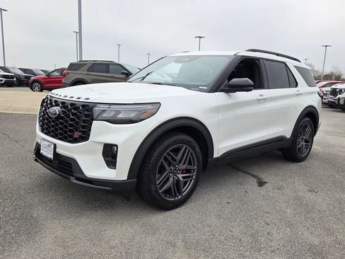 New 2026 Ford Explorer ST w/ Sun And Sound Package image 31