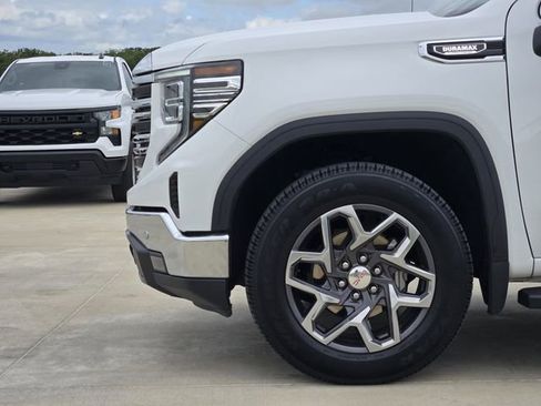 Used 2024 GMC Sierra 1500 SLT w/ SLT Premium Plus Package AWD/4WD image 10