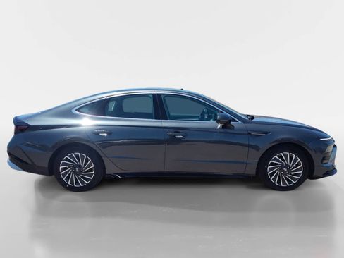 New 2025 Hyundai Sonata Limited image 6