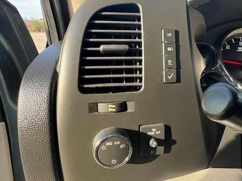 Used 2011 Chevrolet Silverado 1500 LT w/ All-Star Edition image 21